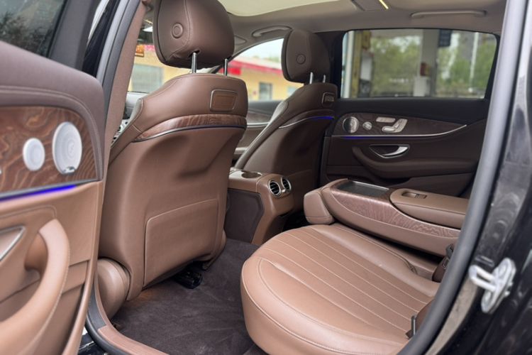 Used Mercedes-Benz E-Class 2019 Restyled E 300 L Luxury Edition Interior 6