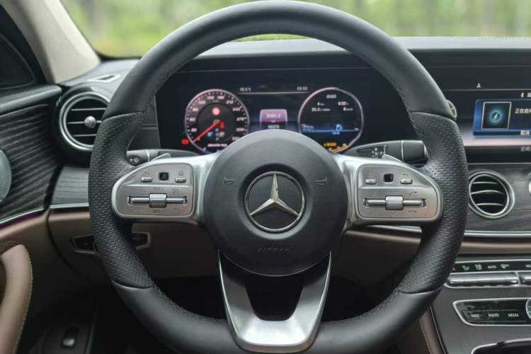 Used Mercedes-Benz E-Class 2019 Restyled E 300 L Sporty and Stylish Edition Interior 6