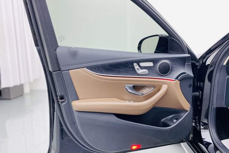 Used Mercedes-Benz E-Class 2019 E 200 L Sport Edition Interior 6
