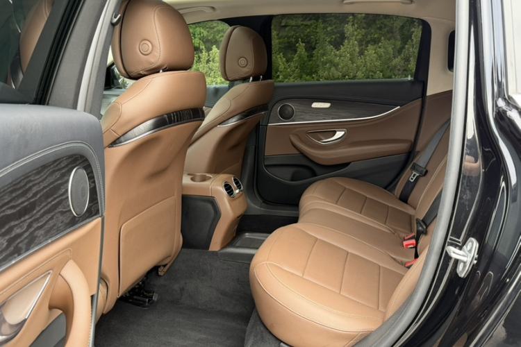 Used Mercedes-Benz E-Class 2019 E 260 L Sport Edition Interior 6