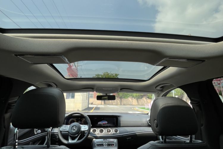 Used Mercedes-Benz E-Class 2019 E 300 L Sporty and Stylish Model Interior 6