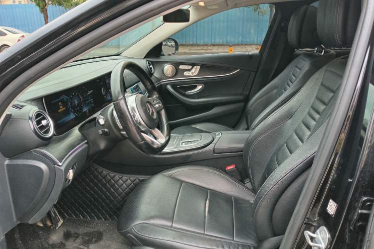 Used Mercedes-Benz E-Class 2019 E 300 L Sport Luxury Edition Interior 6