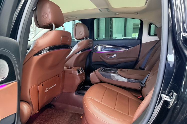 Used Mercedes-Benz E-Class 2019 E 200 L Sport Edition Interior 6