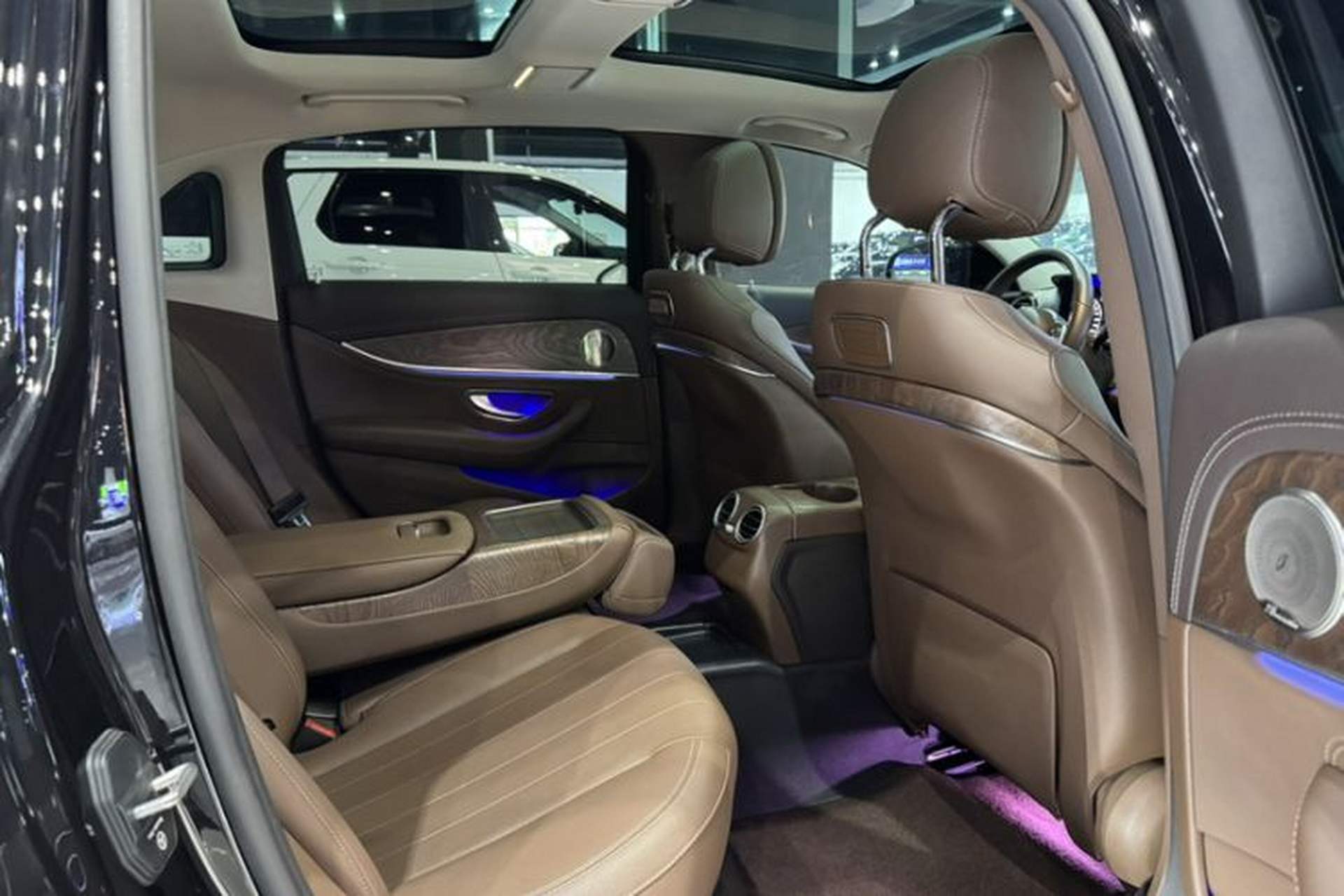 Used Mercedes-Benz E-Class 2019 Facelifted E 300 L Stylish Version Interior 6