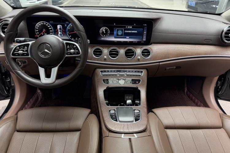 Used Mercedes-Benz E-Class 2019 E 200 L Interior 6
