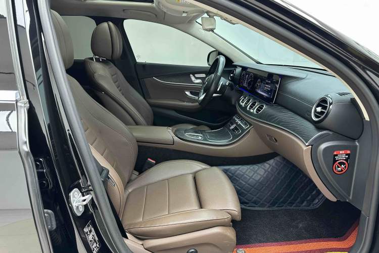 Used Mercedes-Benz E-Class 2019 E 200 L Sport Edition Interior 7