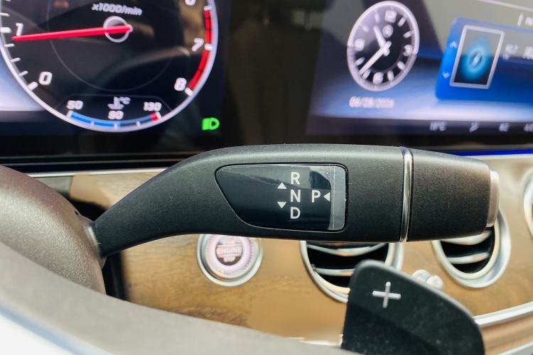 Used Mercedes-Benz E-Class 2019 Facelifted E 300 L Stylish Version Interior 7
