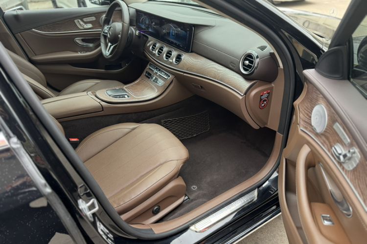 Used Mercedes-Benz E-Class 2019 Restyled E 300 L Luxury Edition Interior 7
