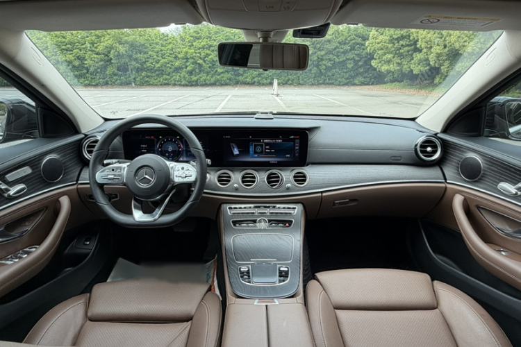 Used Mercedes-Benz E-Class 2019 E 260 L Sport Edition Interior 7