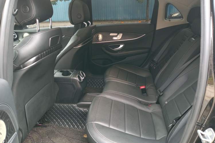 Used Mercedes-Benz E-Class 2019 E 300 L Sport Luxury Edition Interior 7