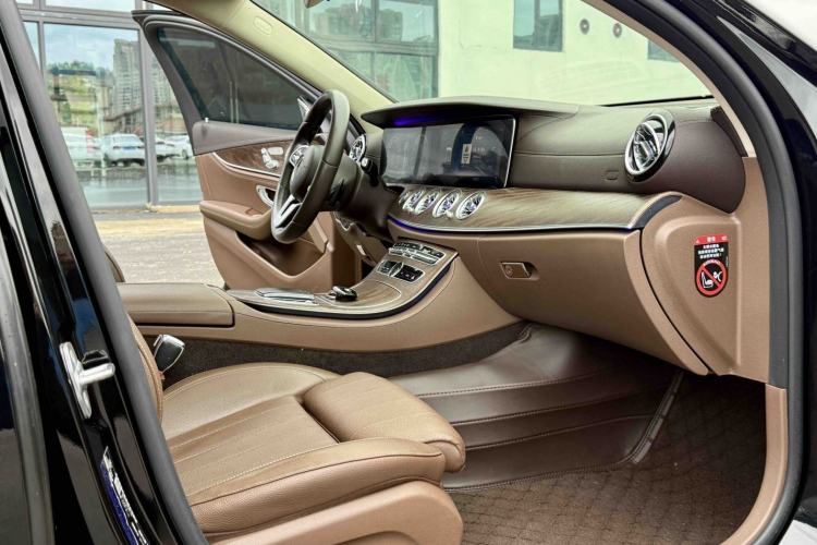 Used Mercedes-Benz E-Class 2019 E 260 L Interior 7
