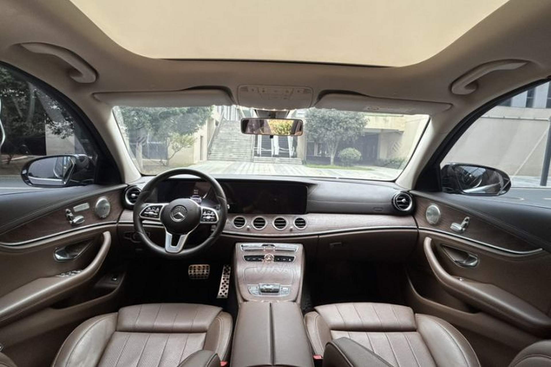 Used Mercedes-Benz E-Class 2019 E 200 L Interior 7