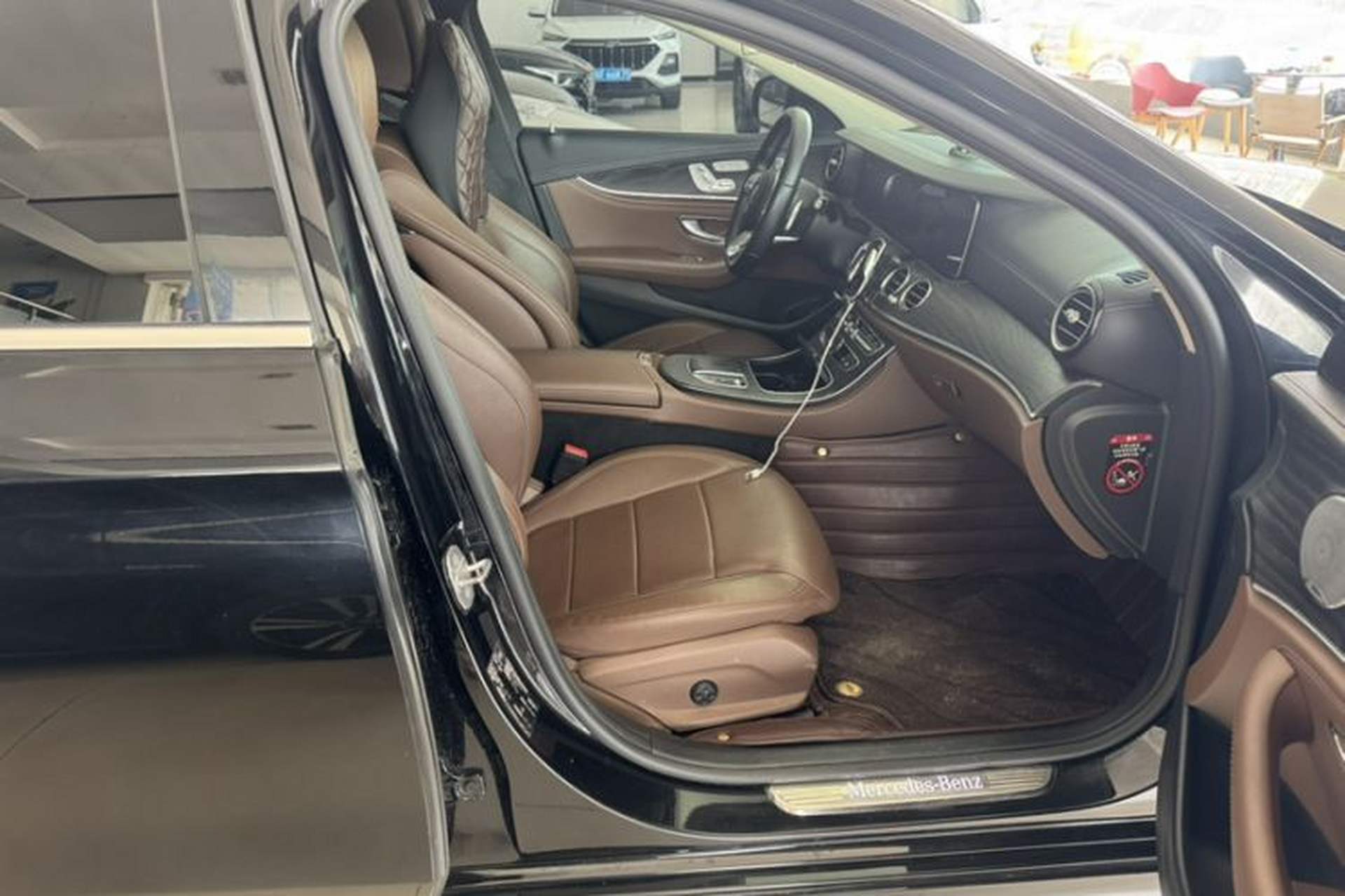Used Mercedes-Benz E-Class 2019 Restyled E 300 L Sport Luxury Edition Interior 7