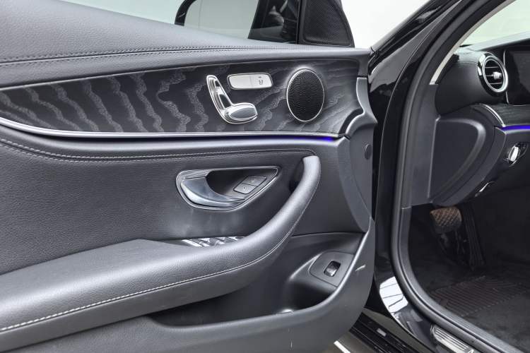 Used Mercedes-Benz E-Class 2019 E 200 L Sport Edition Interior 7