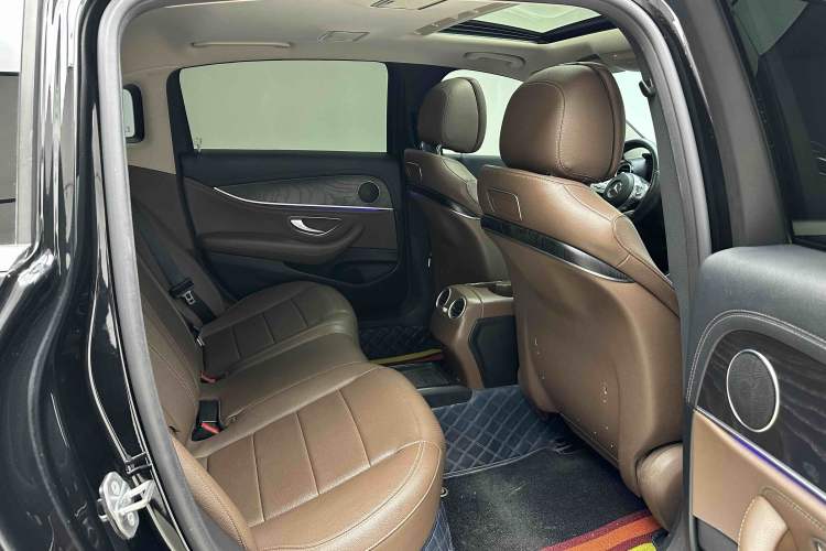 Used Mercedes-Benz E-Class 2019 E 200 L Sport Edition Interior 8