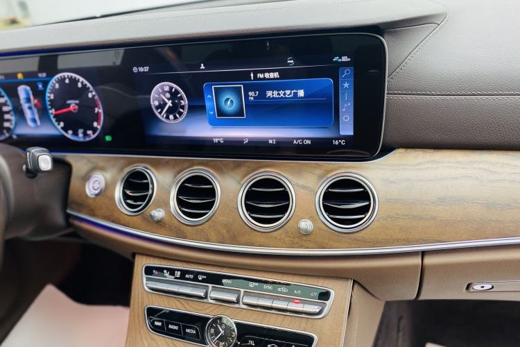 Used Mercedes-Benz E-Class 2019 Facelifted E 300 L Stylish Version Interior 8