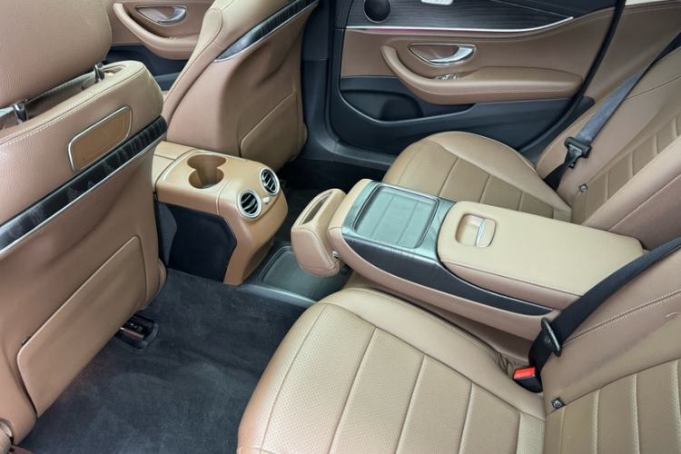 Used Mercedes-Benz E-Class 2019 Restyled E 300 L Sporty and Stylish Edition Interior 8