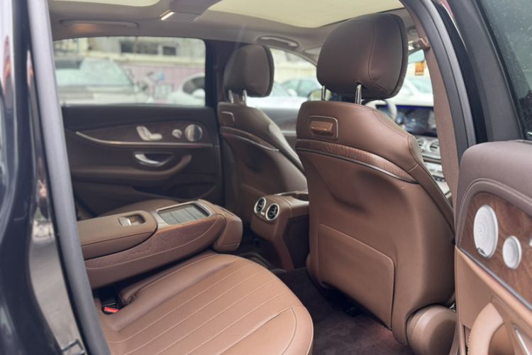 Used Mercedes-Benz E-Class 2019 Restyled E 300 L Luxury Edition Interior 8