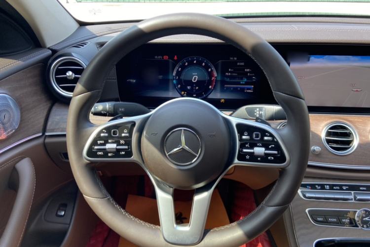 Used Mercedes-Benz E-Class 2019 Restyled E 300 L Luxury Edition Interior 8