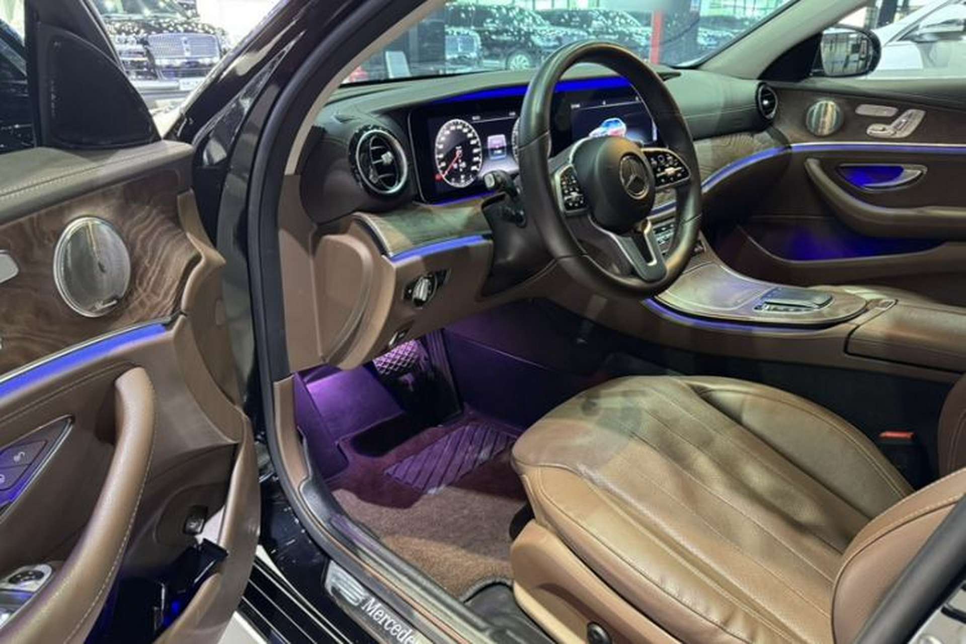 Used Mercedes-Benz E-Class 2019 Facelifted E 300 L Stylish Version Interior 8