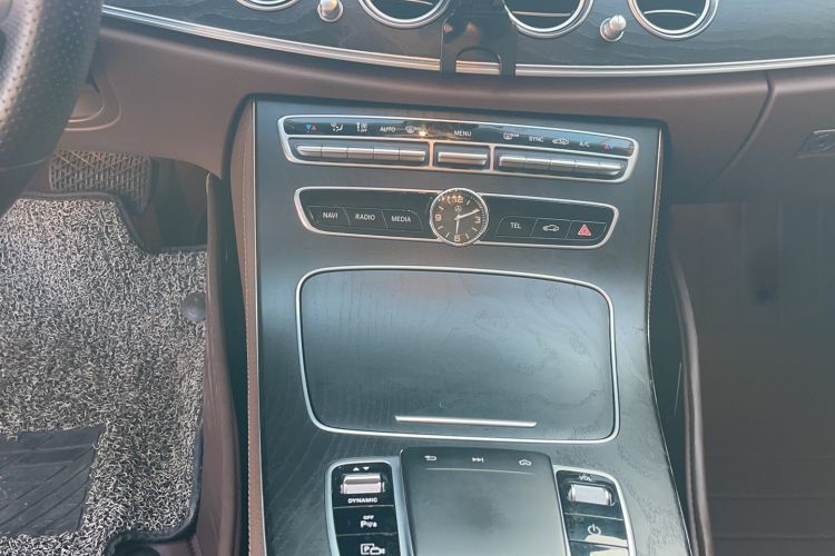 Used Mercedes-Benz E-Class 2019 E 300 L Sport Luxury Edition Interior 8