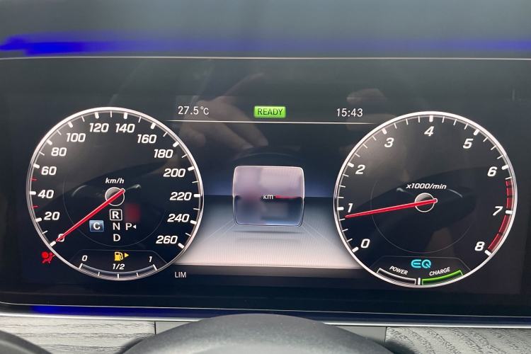 Used Mercedes-Benz E-Class 2019 E 260 L Sport Edition Interior 9