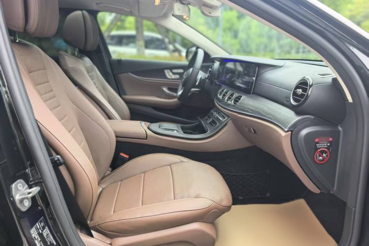 Used Mercedes-Benz E-Class 2019 Restyled E 300 L Sporty and Stylish Edition Interior 9