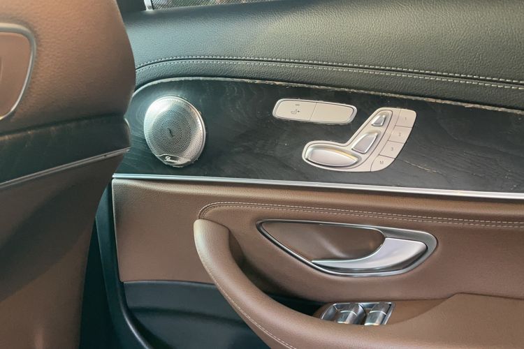 Used Mercedes-Benz E-Class 2019 E 300 L Sport Luxury Edition Interior 9