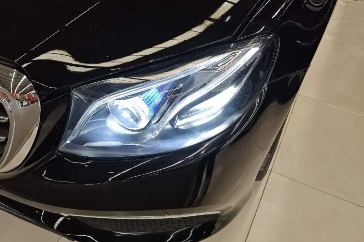 Used Mercedes-Benz E-Class 2019 E 300 L Sport Luxury Edition Left Front Headlight