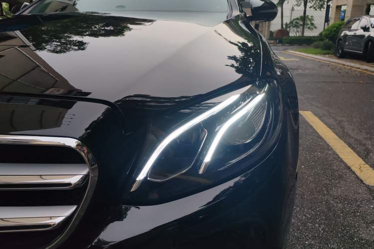 Used Mercedes-Benz E-Class 2019 E 300 L Sporty and Stylish Model Left Front Headlight