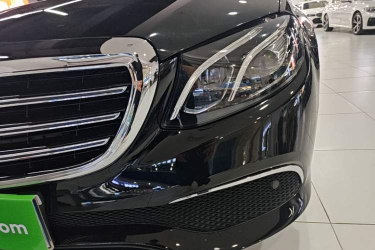 Used Mercedes-Benz E-Class 2019 E 300 L Sport Luxury Edition Left Front Headlight