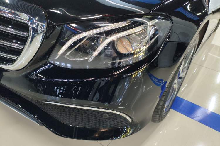 Used Mercedes-Benz E-Class 2019 E 300 L Sport Luxury Edition Left Front Headlight