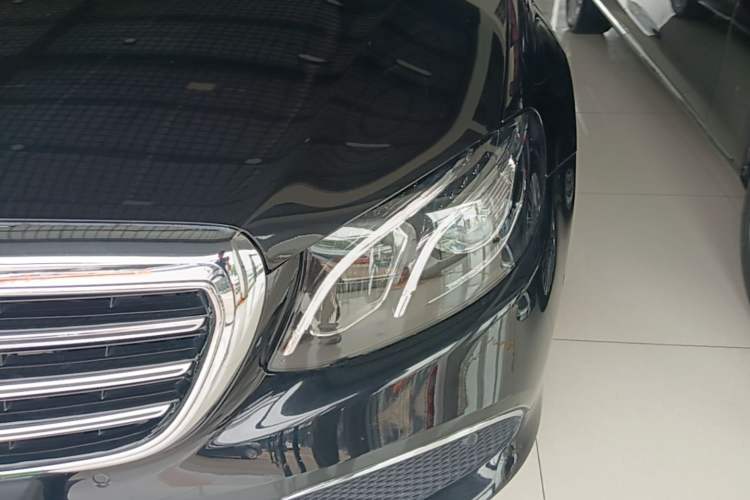 Used Mercedes-Benz E-Class 2019 E 300 L Sporty and Stylish Model Left Front Headlight
