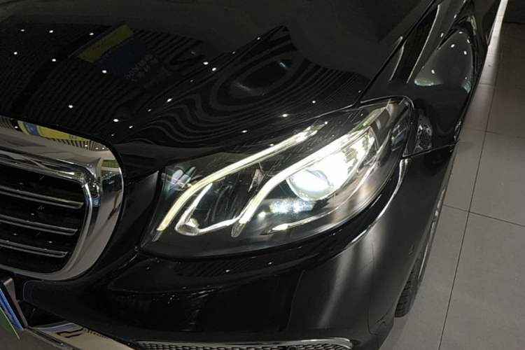 Used Mercedes-Benz E-Class 2019 E 300 L Luxury Model Left Front Headlight
