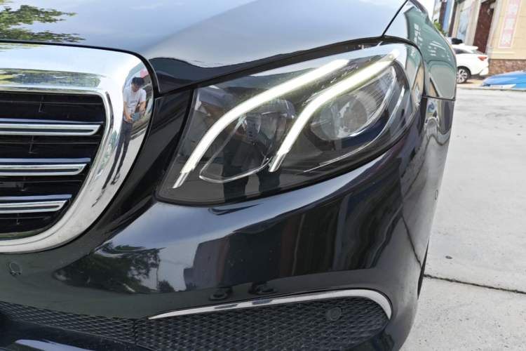 Used Mercedes-Benz E-Class 2019 E 300 L Sporty and Stylish Model Left Front Headlight