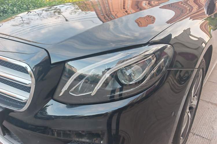 Used Mercedes-Benz E-Class 2019 E 300 L Sporty and Stylish Model Left Front Headlight