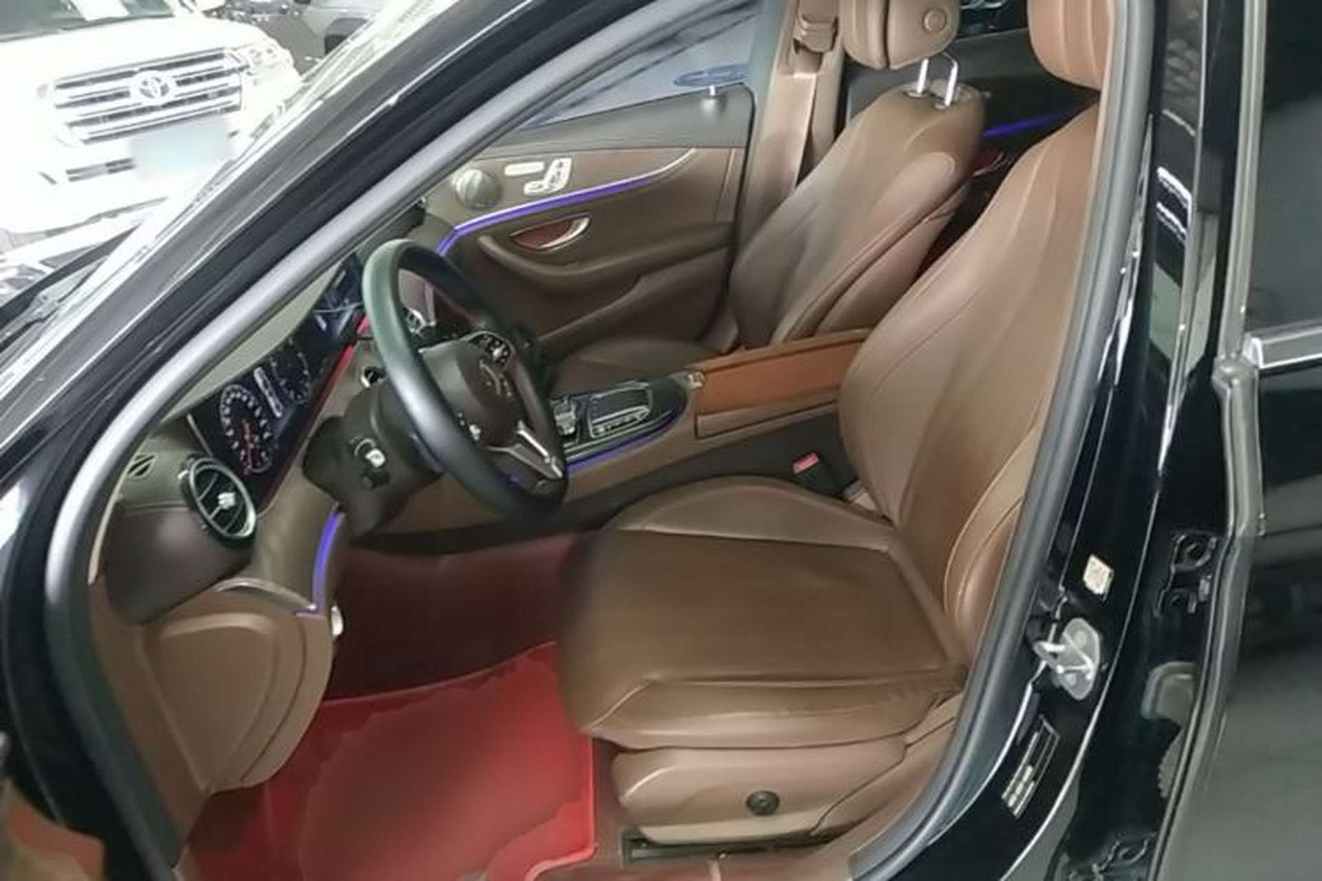 Used Mercedes-Benz E-Class 2019 Facelifted E 300 L Stylish Version Left Front Seat