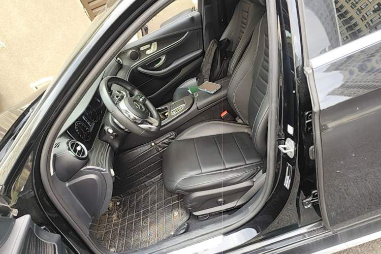 Used Mercedes-Benz E-Class 2019 Restyled E 300 L Sporty and Stylish Edition Left Front Seat