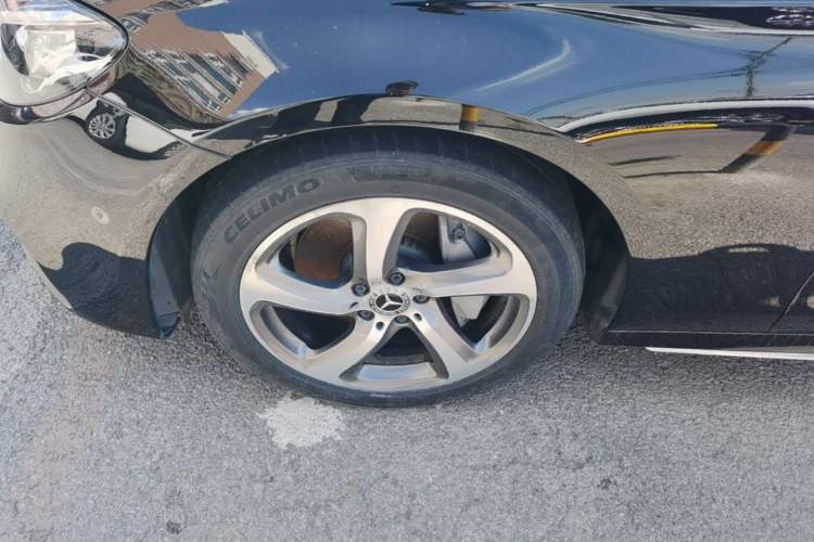 Used Mercedes-Benz E-Class 2019 Restyled E 300 L Sporty and Stylish Edition Left Front Wheel Hub