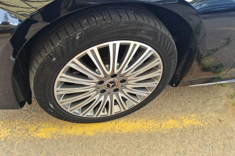 Used Mercedes-Benz E-Class 2019 Restyled E 300 L Sport Luxury Edition Left Front Wheel Hub