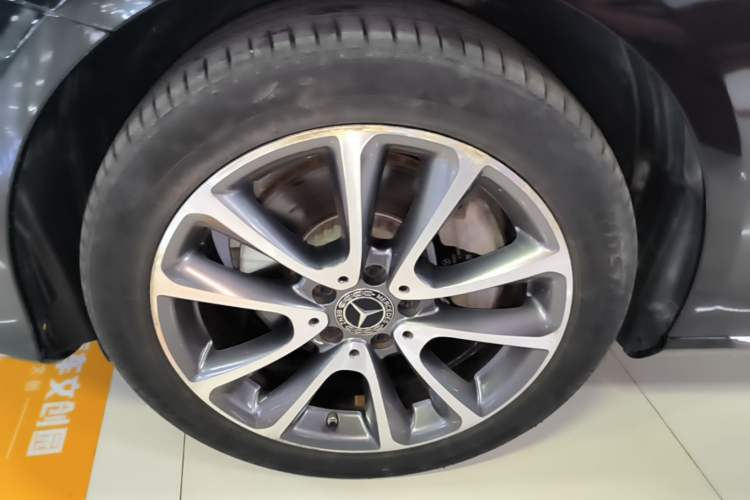Used Mercedes-Benz E-Class 2019 E 260 L Left Front Wheel Hub