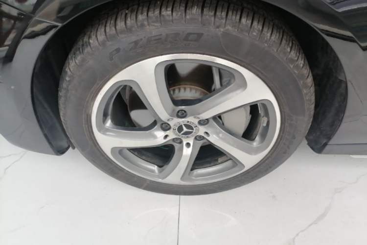 Used Mercedes-Benz E-Class 2019 Restyled E 300 L Sport Luxury Edition Left Front Wheel Hub