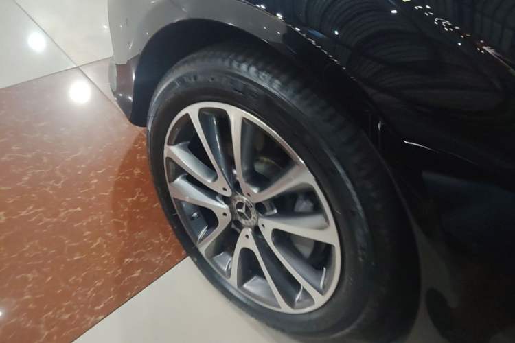 Used Mercedes-Benz E-Class 2019 Facelifted E 300 L Stylish Version Left Front Wheel Hub