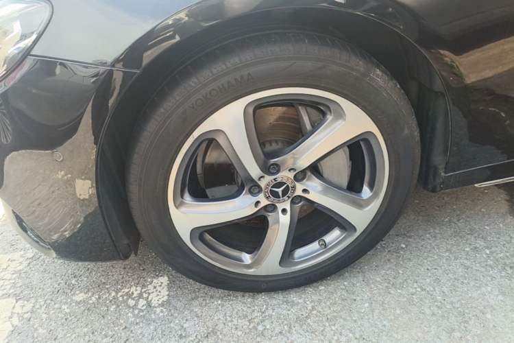 Used Mercedes-Benz E-Class 2019 Restyled E 300 L Sporty and Stylish Edition Left Front Wheel Hub