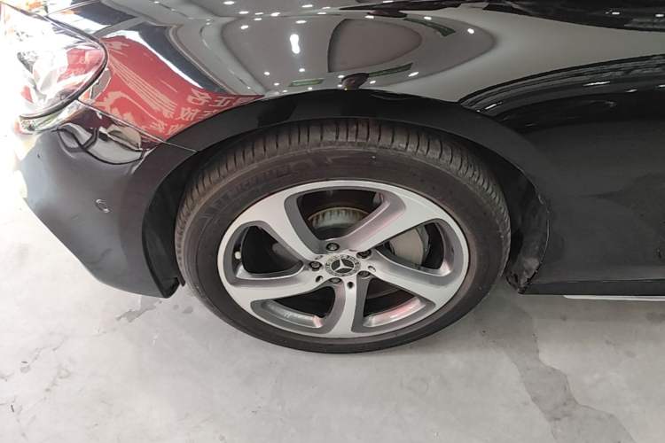 Used Mercedes-Benz E-Class 2019 E 300 L Sporty and Stylish Model Left Front Wheel Hub