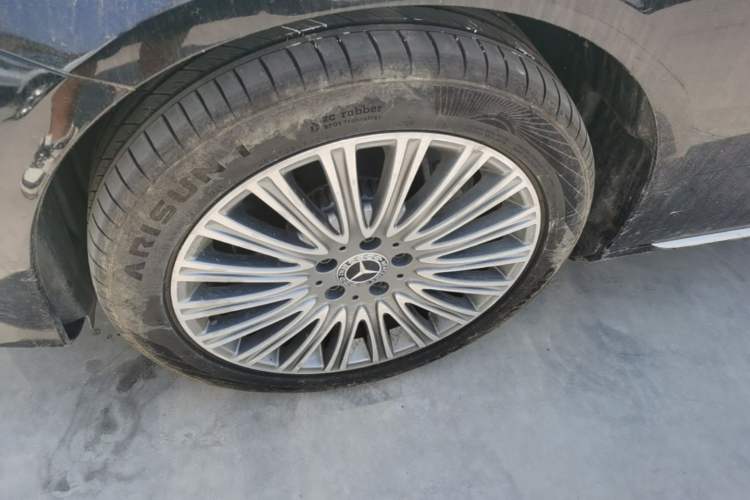 Used Mercedes-Benz E-Class 2019 Facelifted E 300 L Stylish Version Left Front Wheel Hub