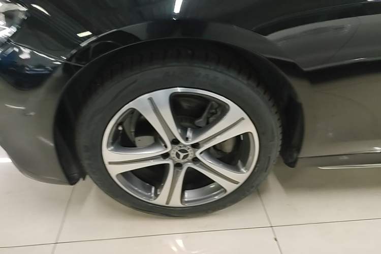Used Mercedes-Benz E-Class 2019 E 200 L Sport Edition Left Front Wheel Hub