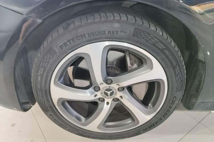 Used Mercedes-Benz E-Class 2019 E 300 L Sporty and Stylish Model Left Front Wheel Hub