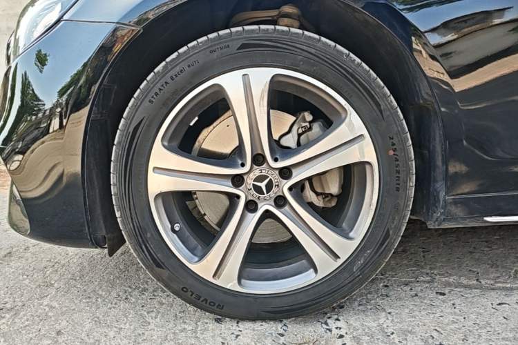 Used Mercedes-Benz E-Class 2019 E 260 L Sport Edition Left Front Wheel Hub