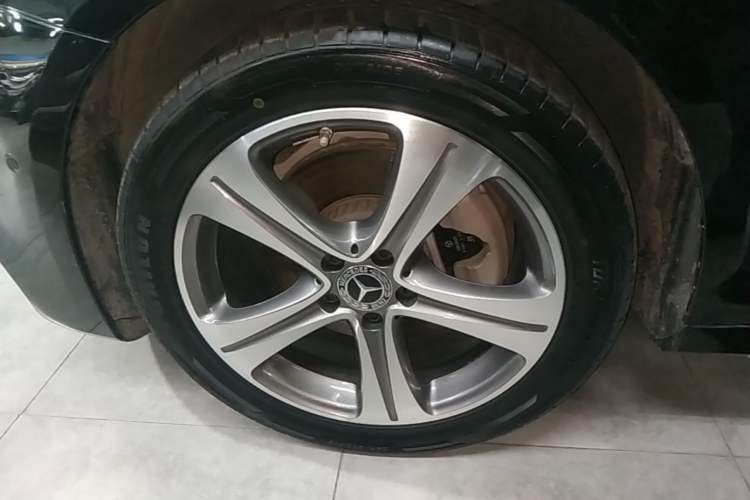 Used Mercedes-Benz E-Class 2019 E 260 L Sport Edition Left Front Wheel Hub